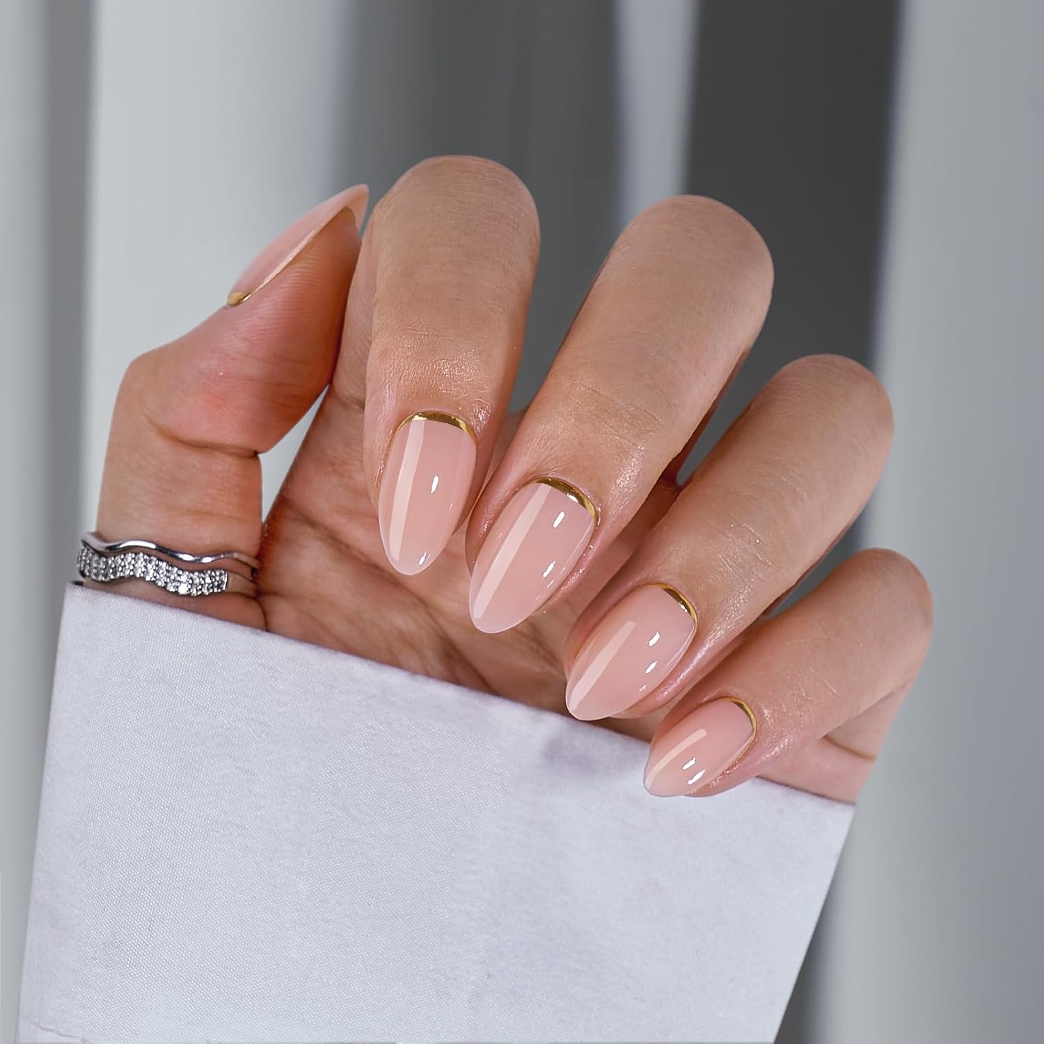 KIT UNGHII PRESS-ON Goldie Lines