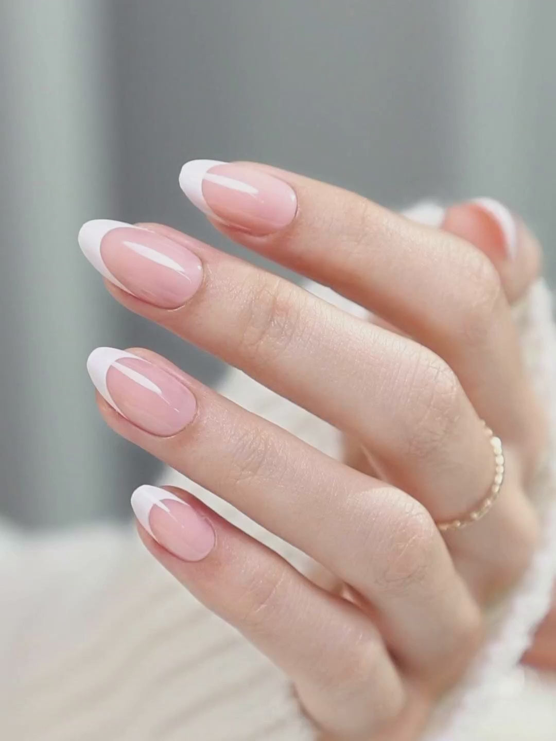 SET UNGHII FALSE CU TIPS GEL-X™ Office Oval French